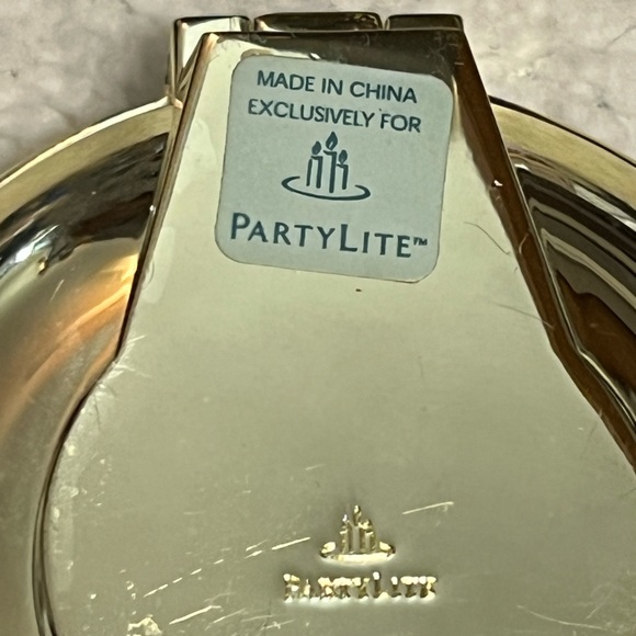 PARTYLITE Brass Travel Candle Holder Tea Light Blue Enamel Jeweled Magnetic Lid - Picture 10 of 12